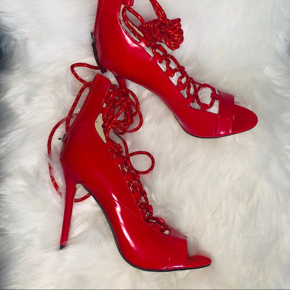 ❤️ Red Patent Leather Heels 📦 MoveSale📦